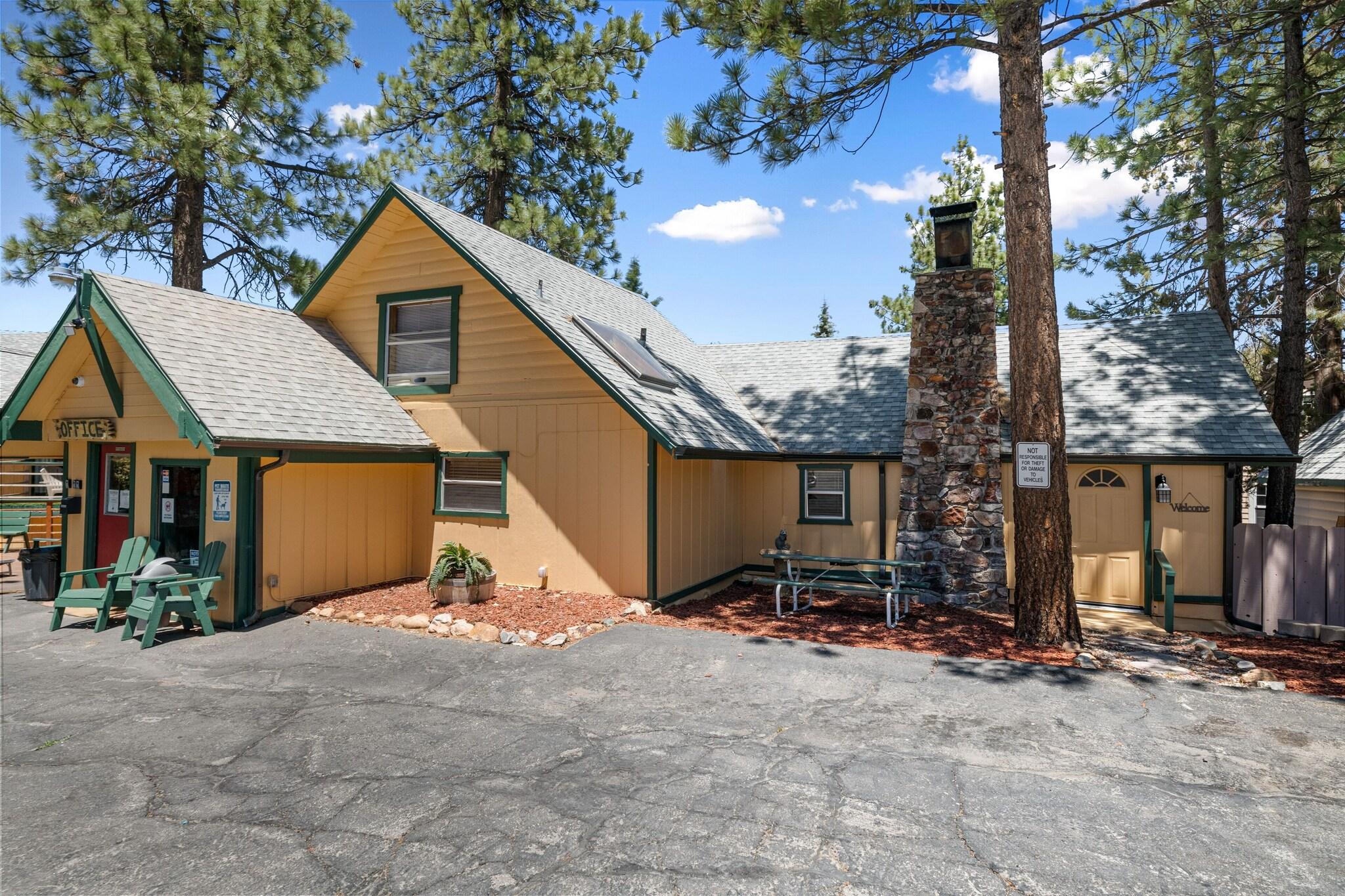 Big Bear LakeFront Lodge by null