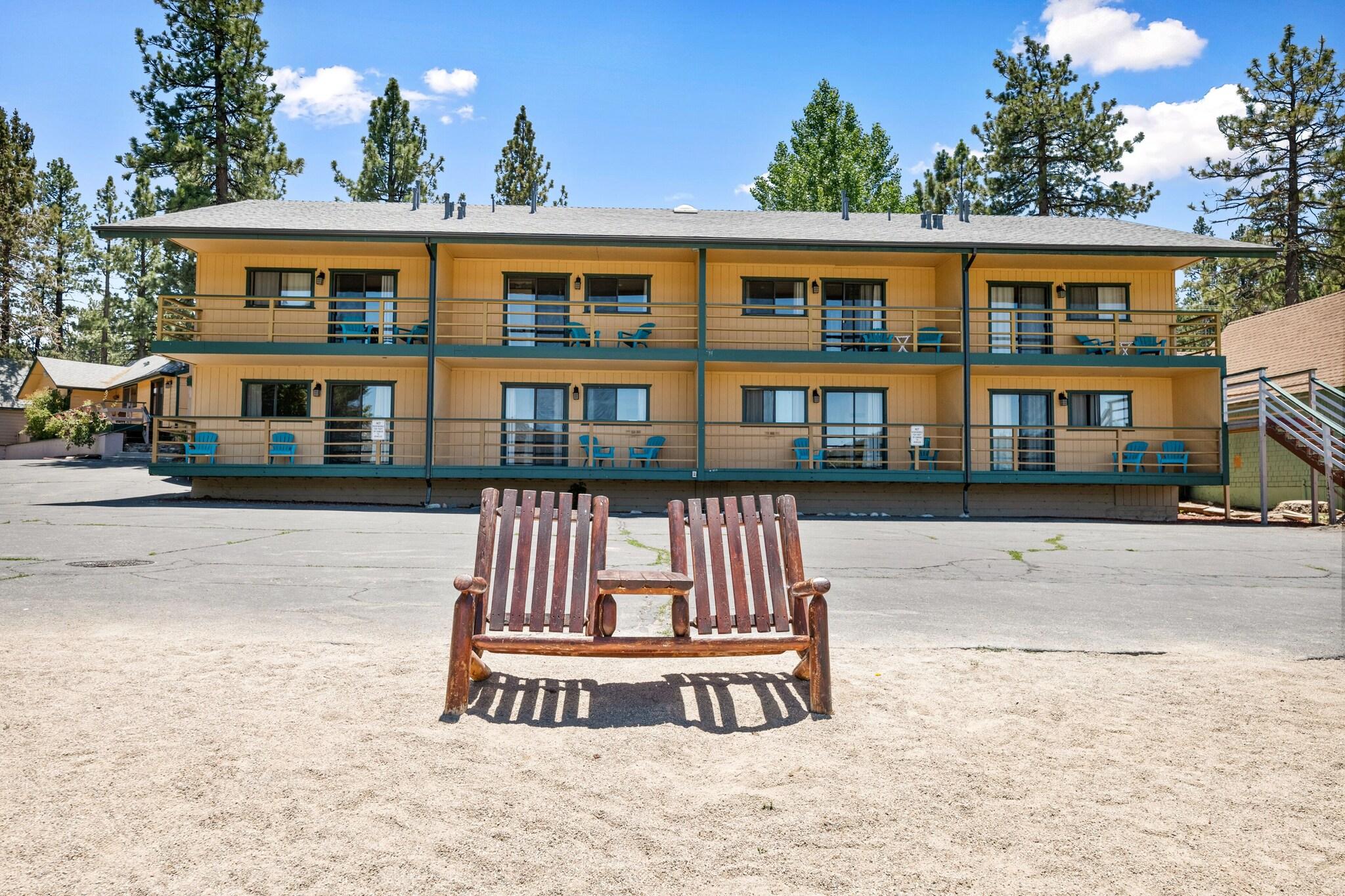 Big Bear LakeFront Lodge by null