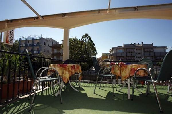 Bike Hotel Berenice Rimini Mare & Wellness - photo