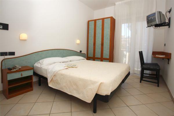 Bike Hotel Berenice Rimini Mare & Wellness - photo