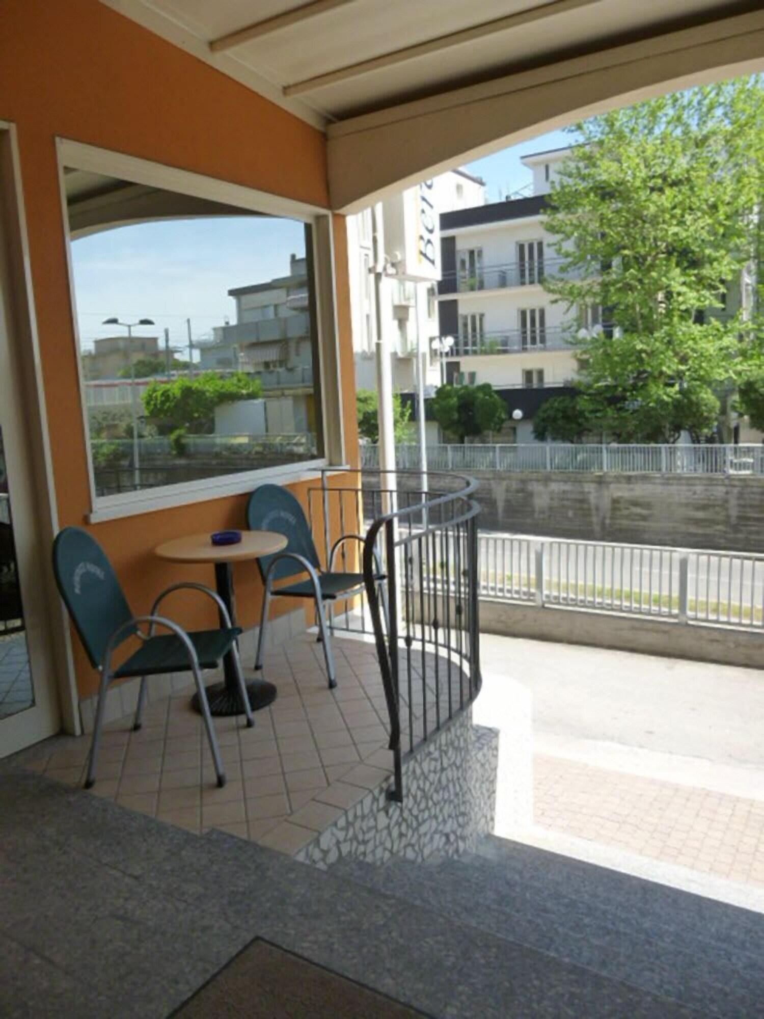 Bike Hotel Berenice Rimini Mare & Wellness - photo