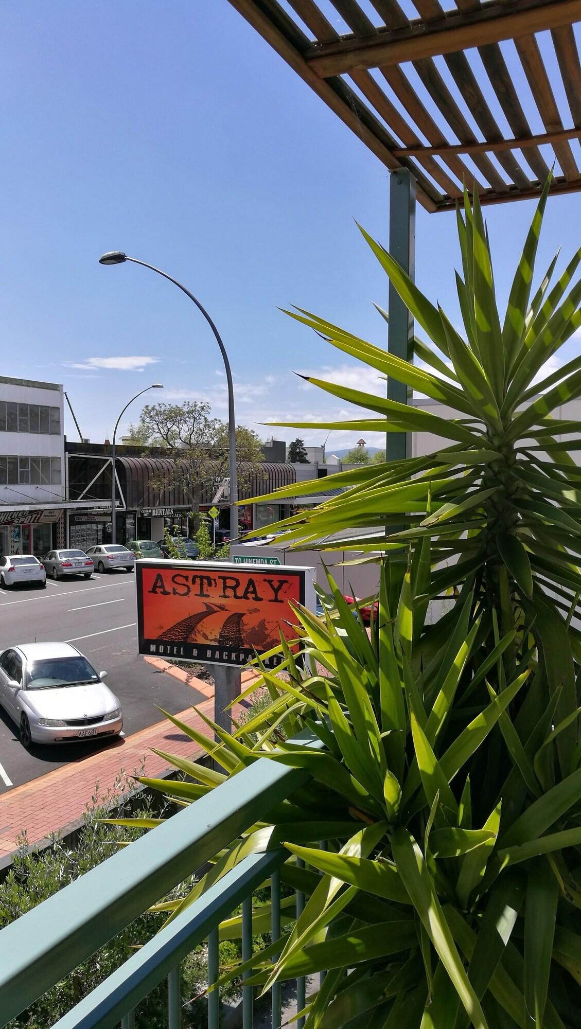 Astray Motel & Backpackers