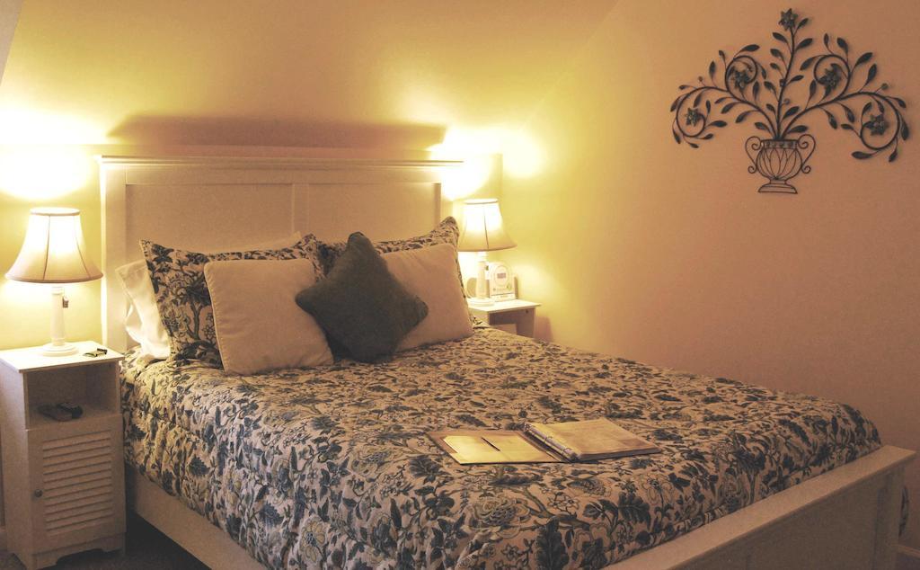Clay Corner Inn