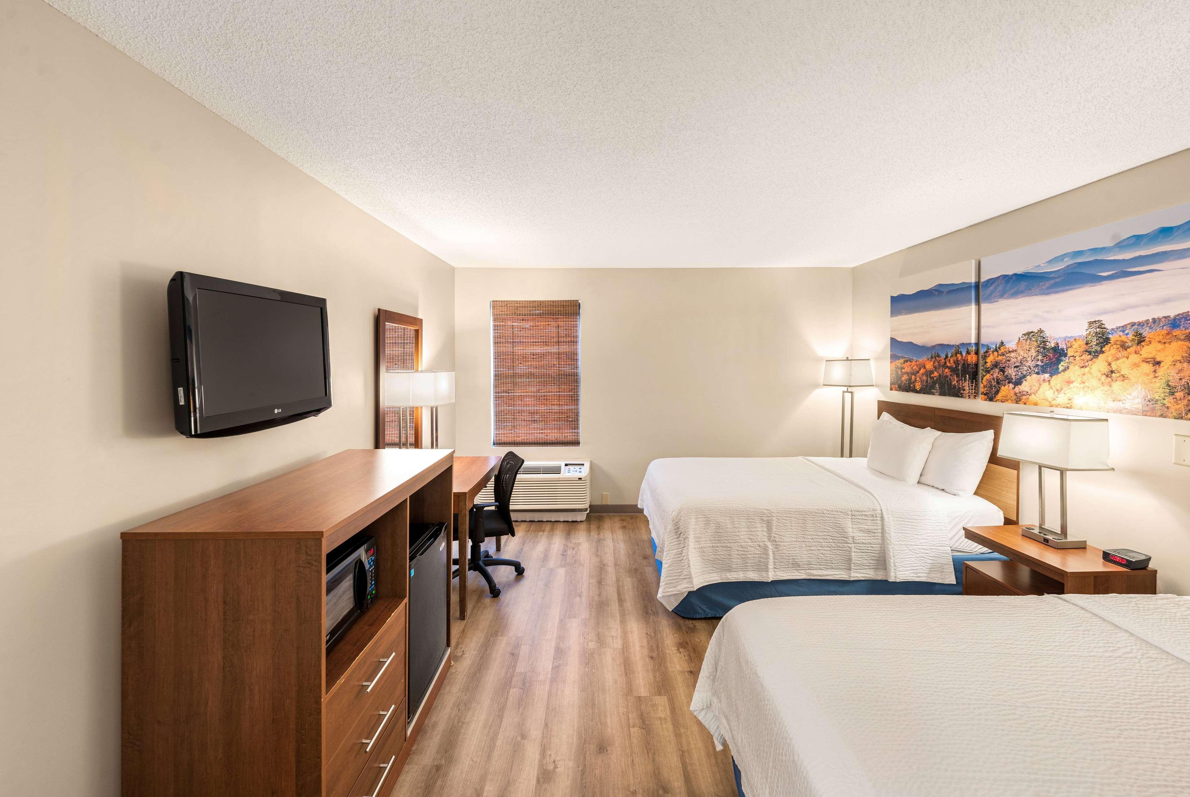 Days Inn by Wyndham Raleigh-Arpt-Rsch Tri Pk