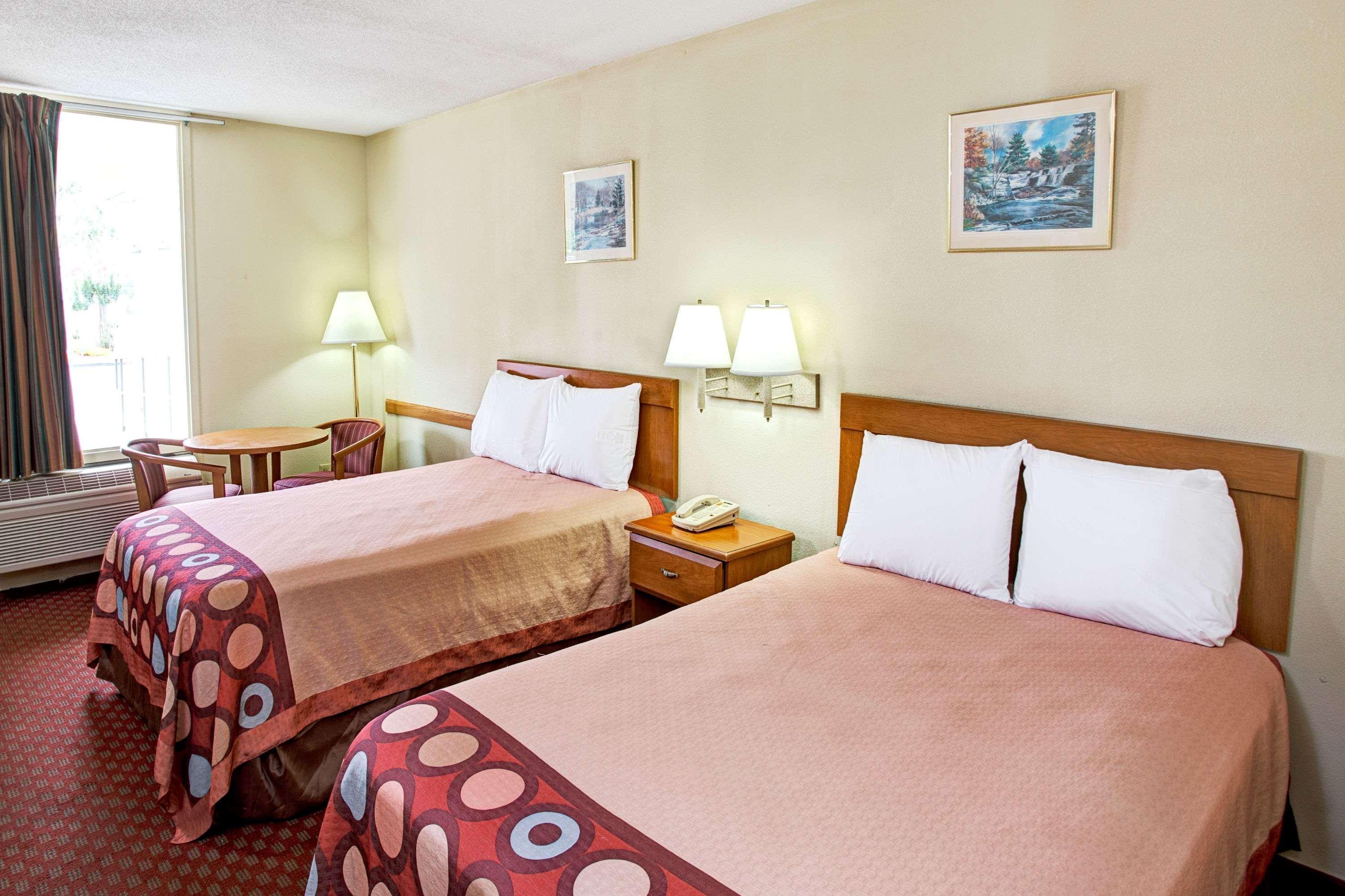 Super 8 By Wyndham Walterboro