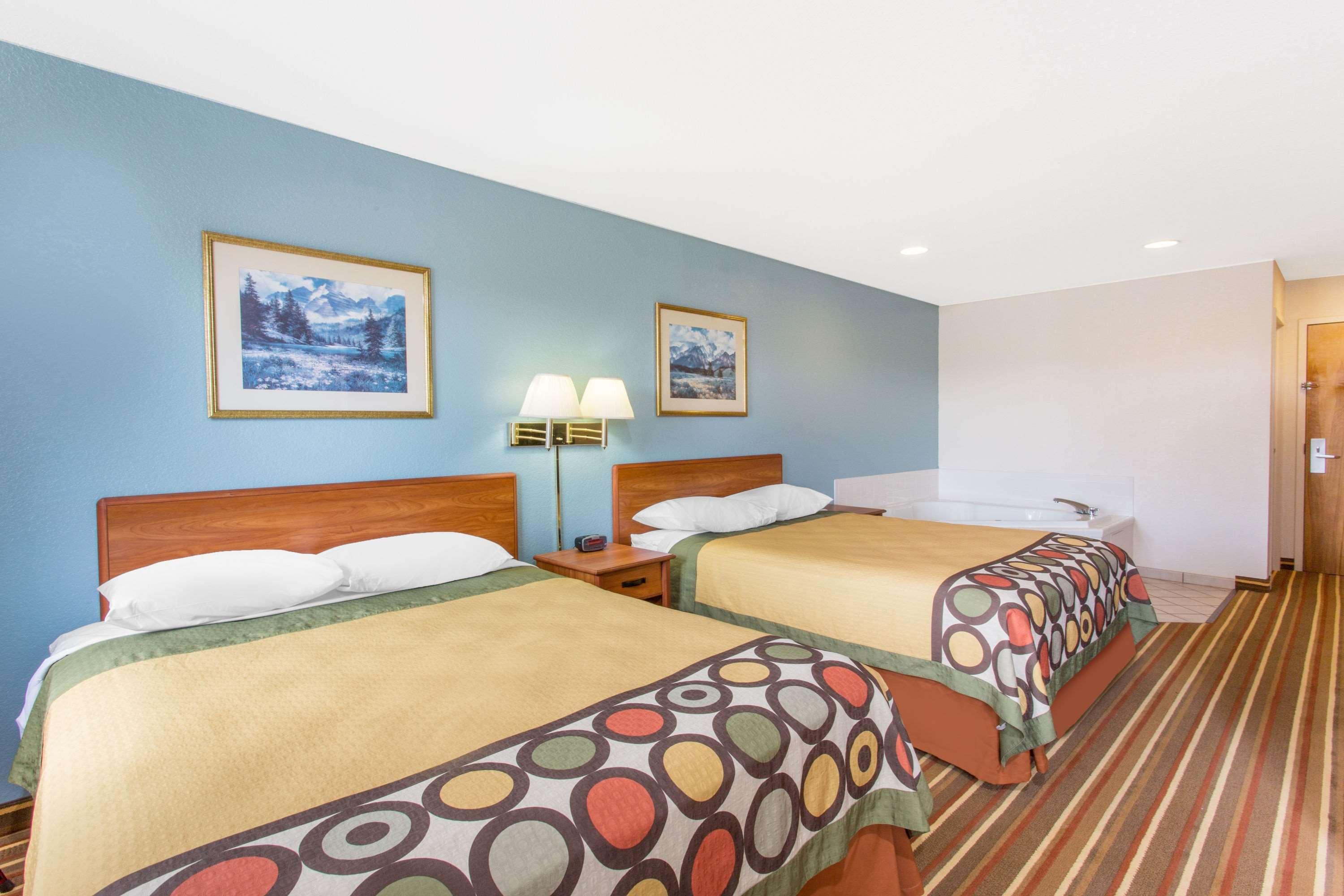 Super 8 By Wyndham Bedford