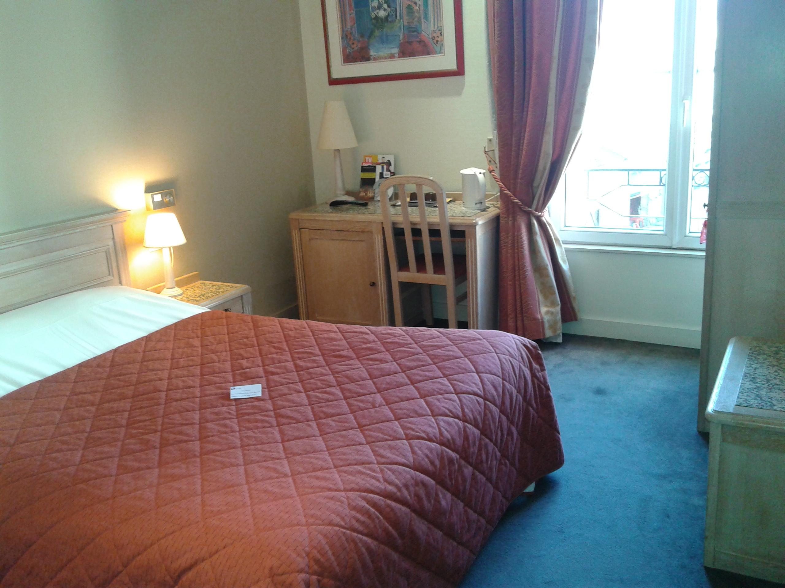 Brit Hotel Aux Sacres Reims Centre