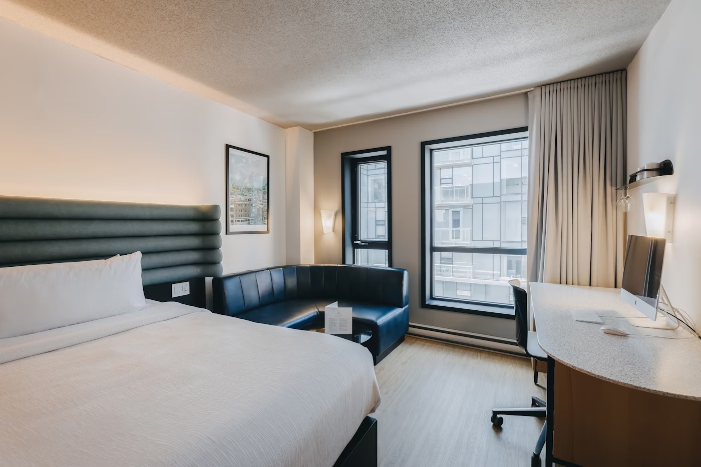 Hôtel Le Dauphin Montréal Centre-Ville by null