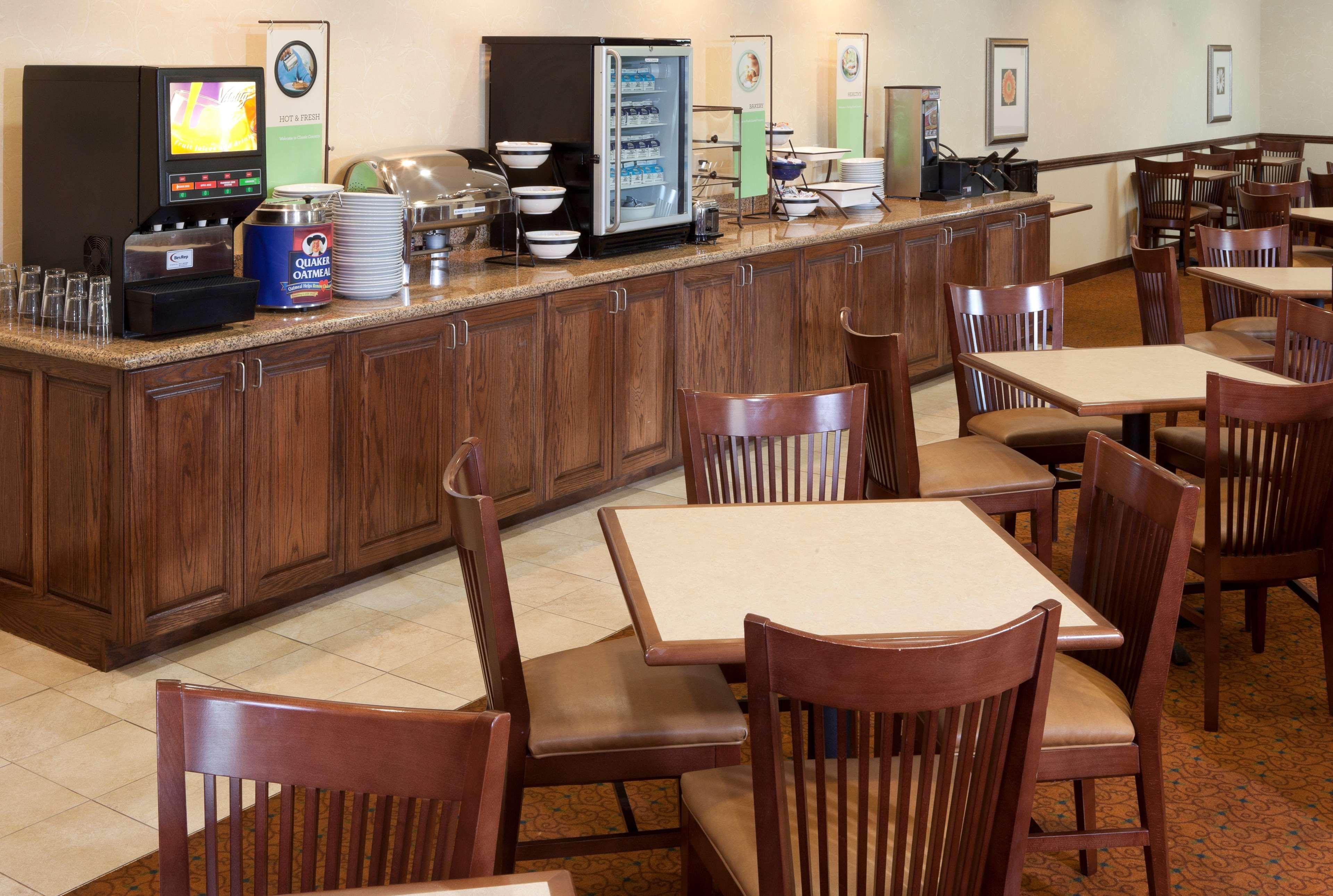 Country Inn & Suites by Radisson, Rocky Mount, NC