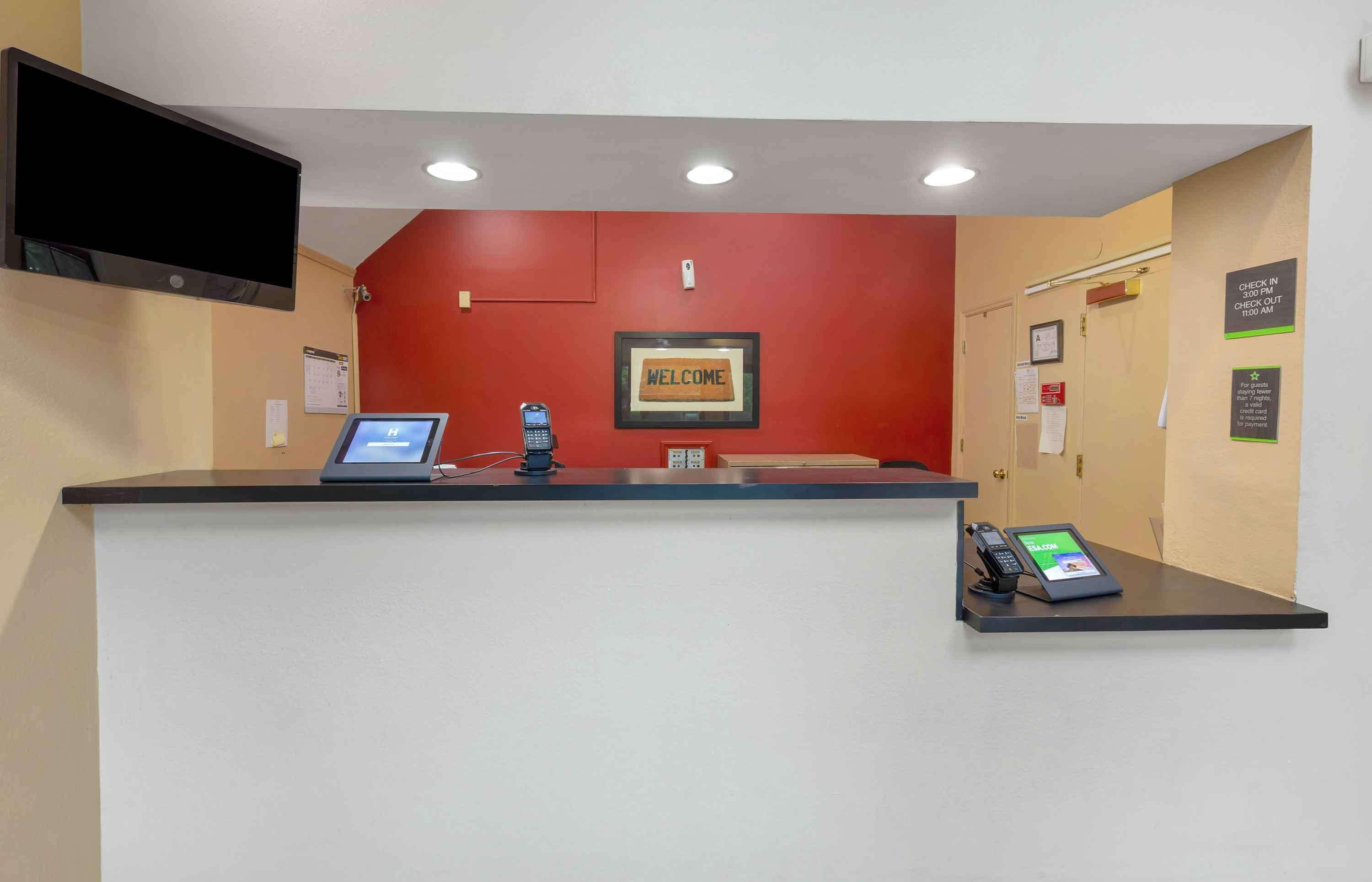 Suburban Studios Cary - RDU Airport