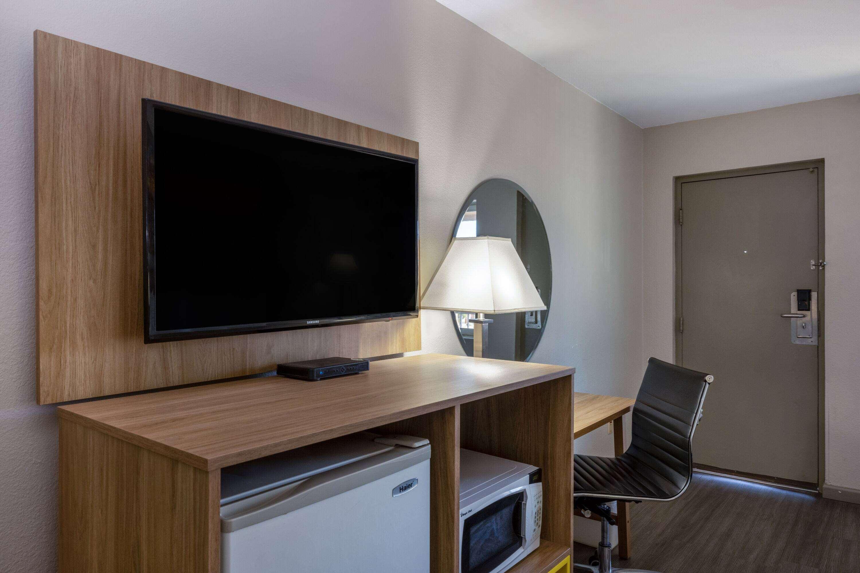 Days Inn by Wyndham Roswell