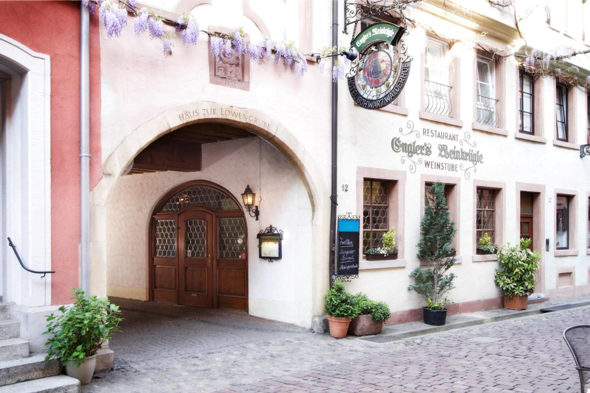 Schwarzwälder Hof by null