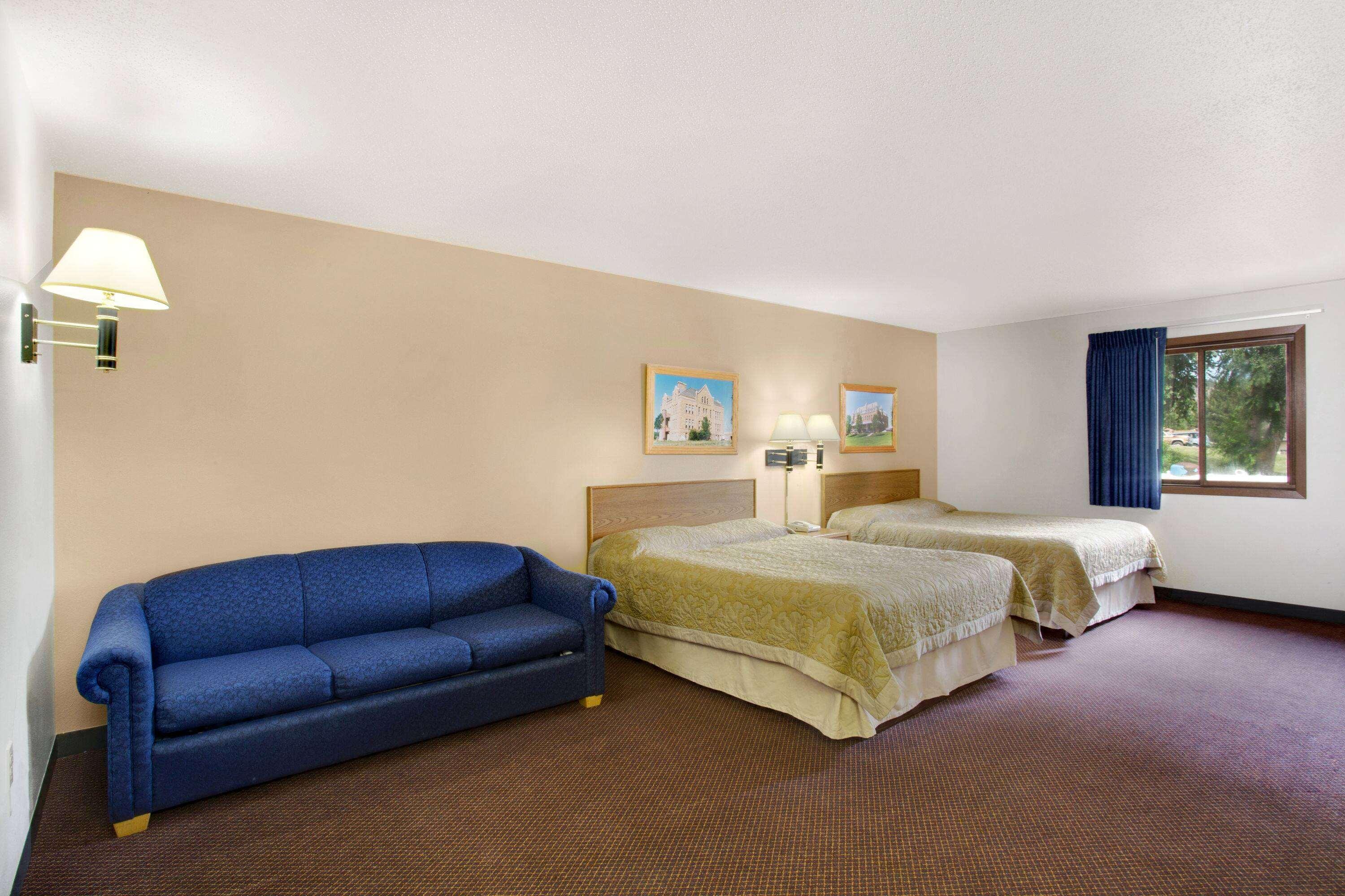 Super 8 By Wyndham Hot Springs