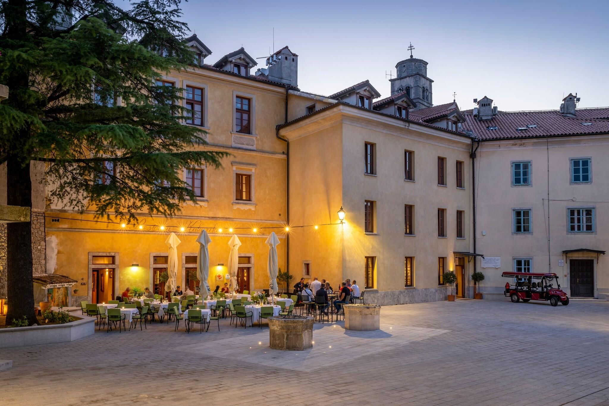 Hotel Kukuriku by null