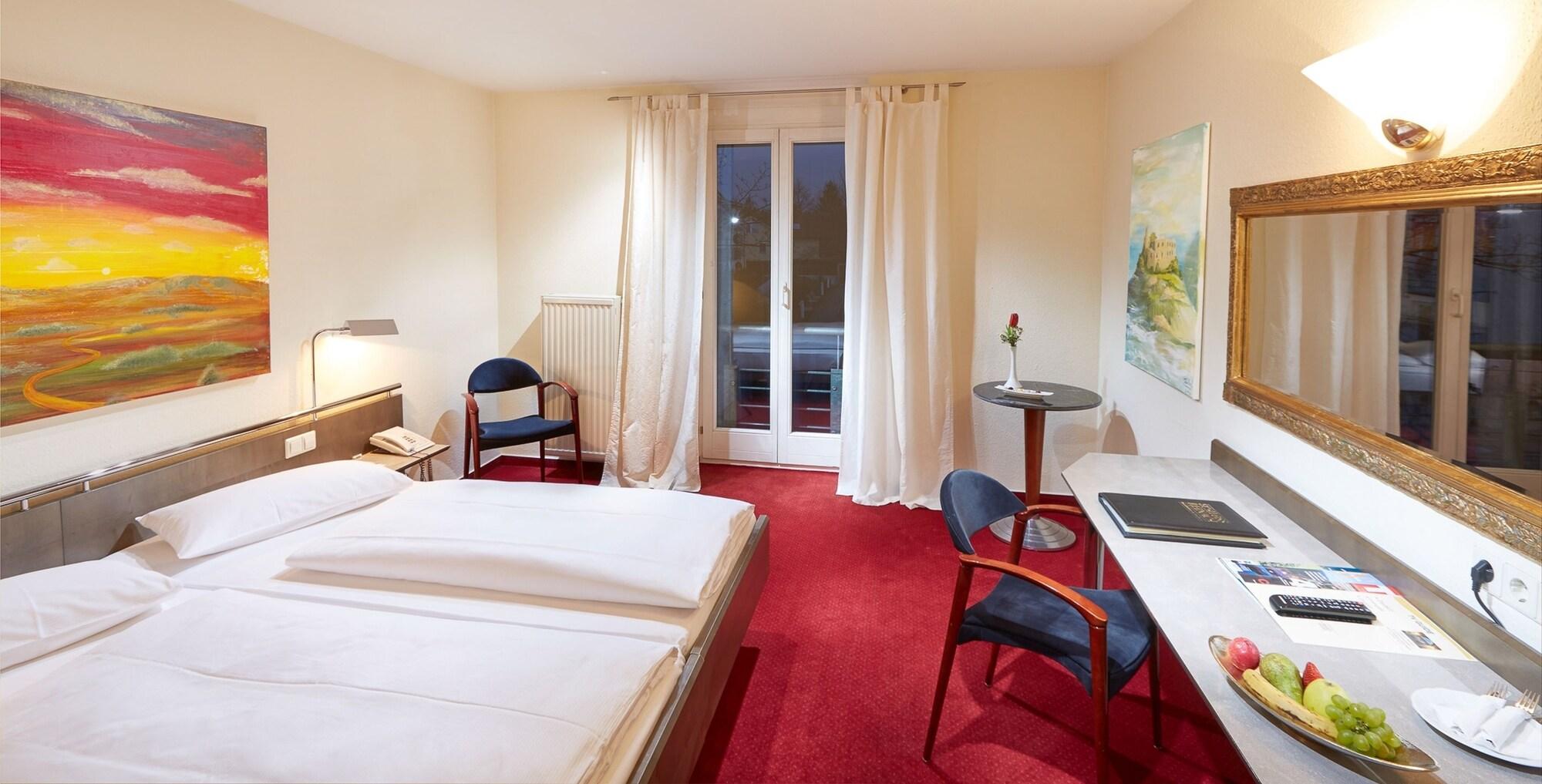 Schloss Reinach by null