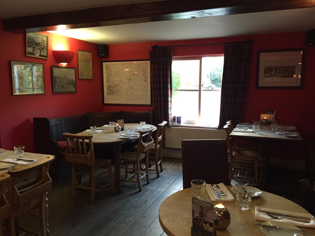 Oak Tree Inn