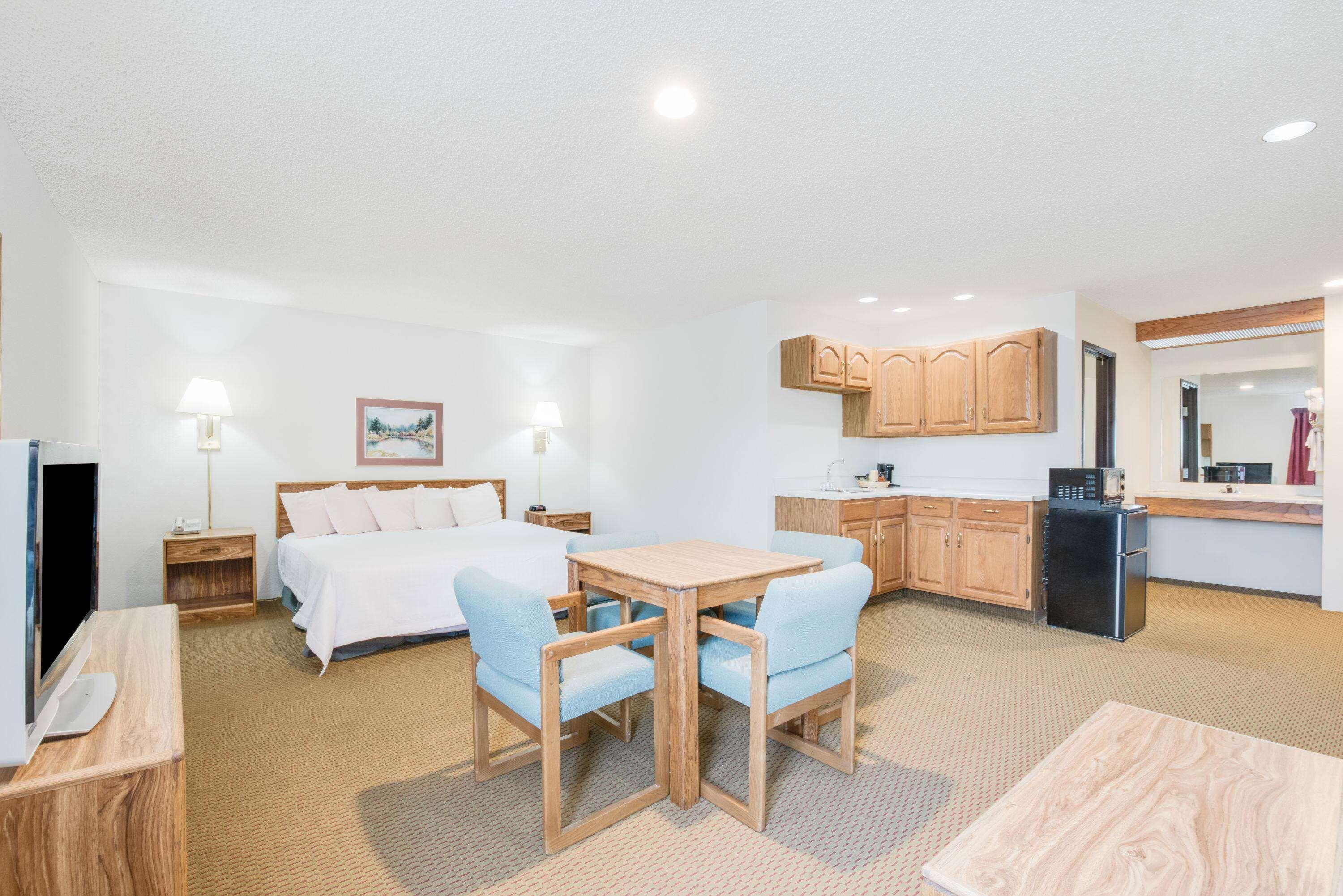 Days Inn By Wyndham Sturgis