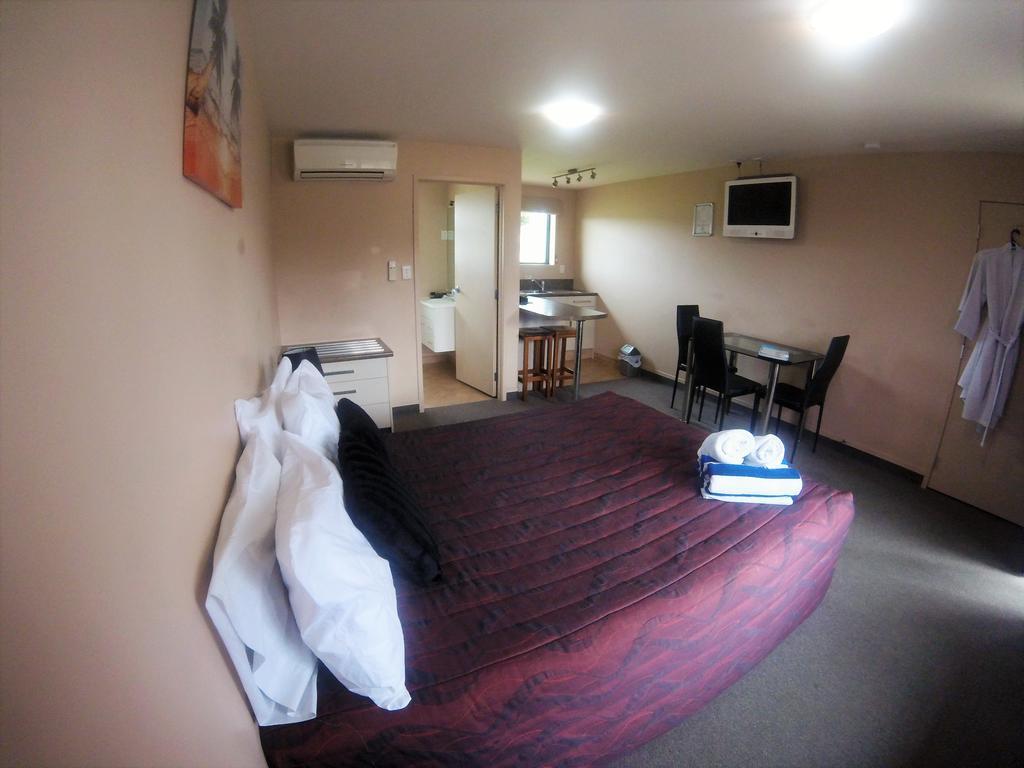 All Seasons Holiday Park Hotel