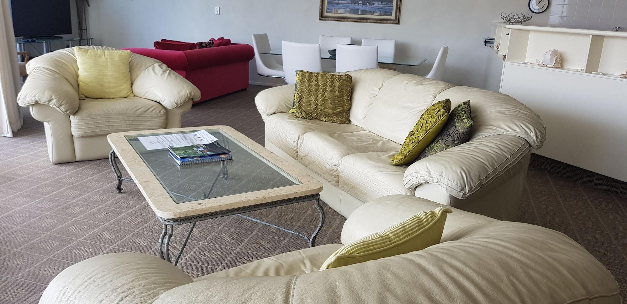 Oceanside Resort & Twin Towers by null