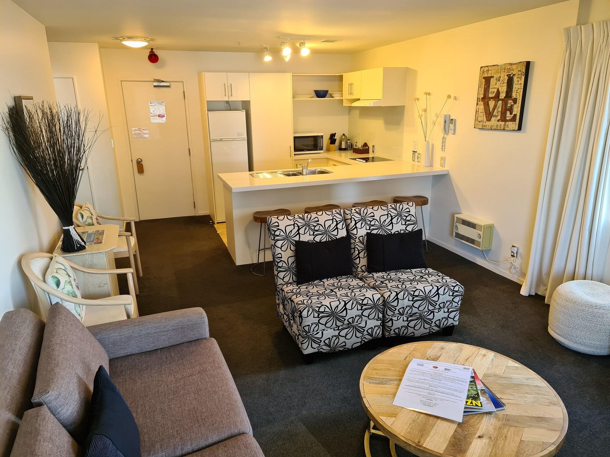 Oceanside Resort & Twin Towers by null