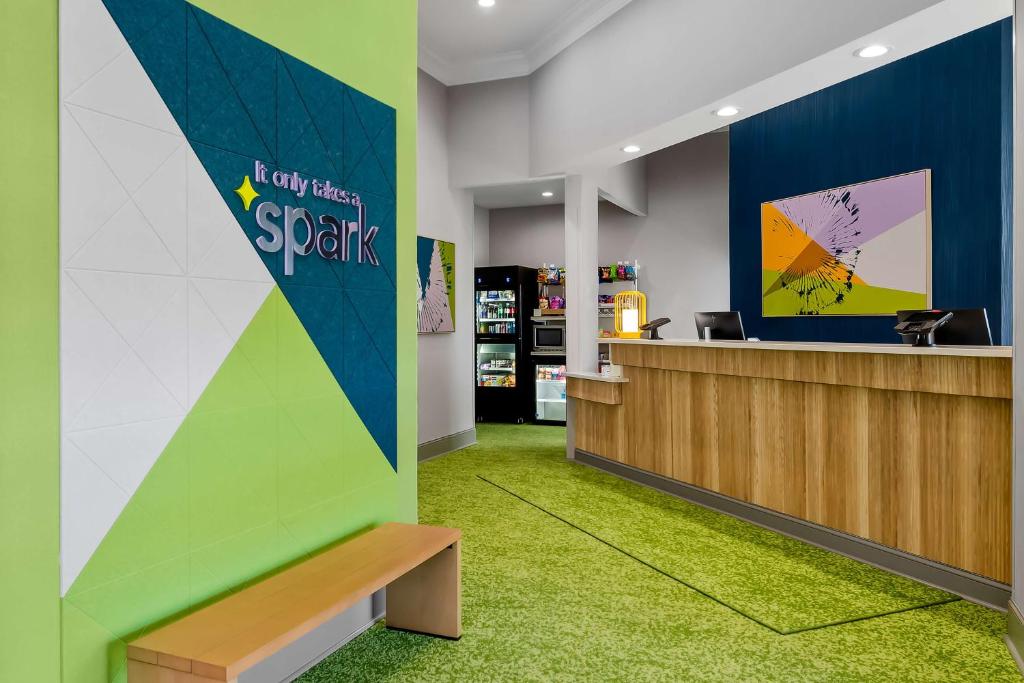 Spark By Hilton Daleville Roanoke North