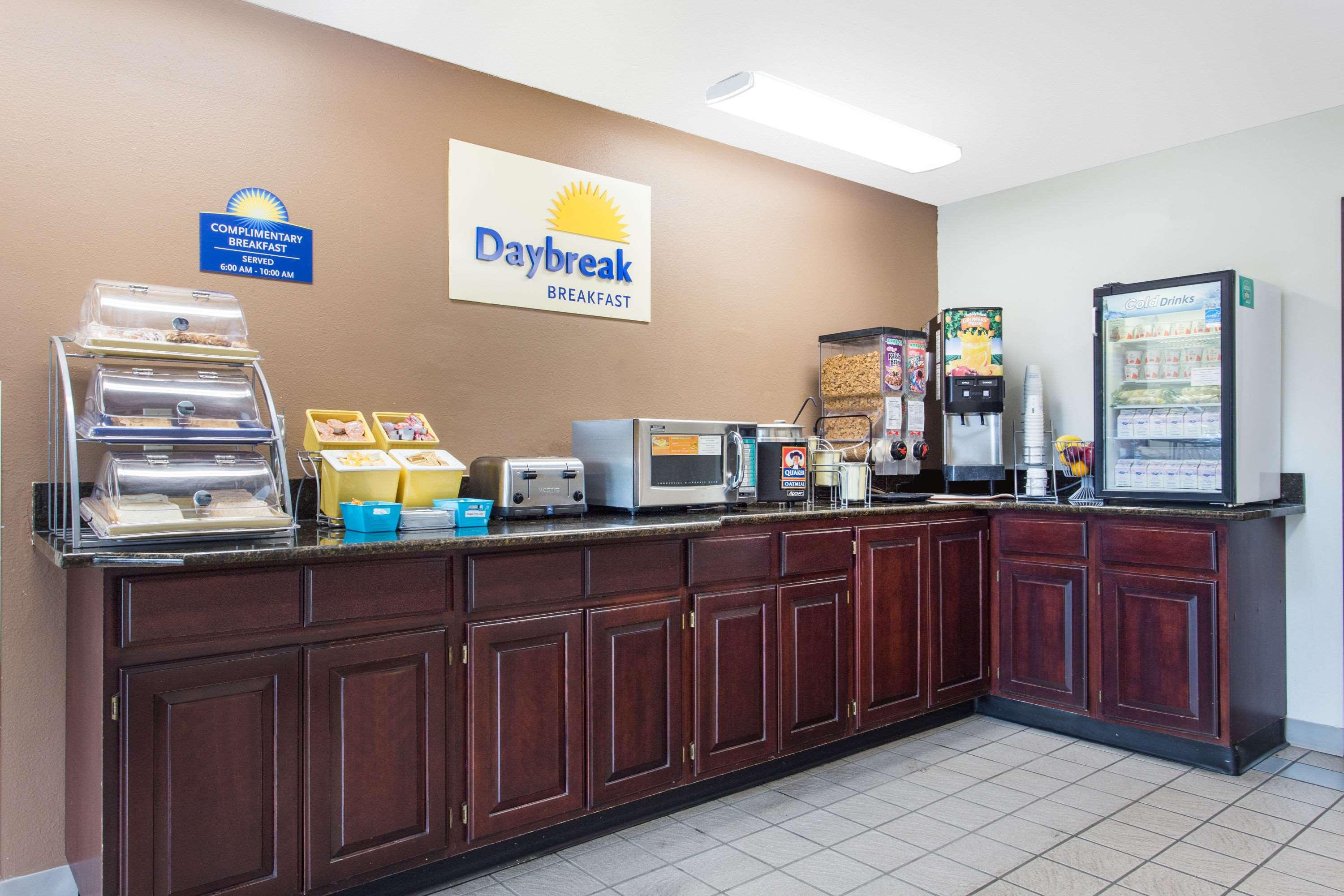 Days Inn By Wyndham Austin