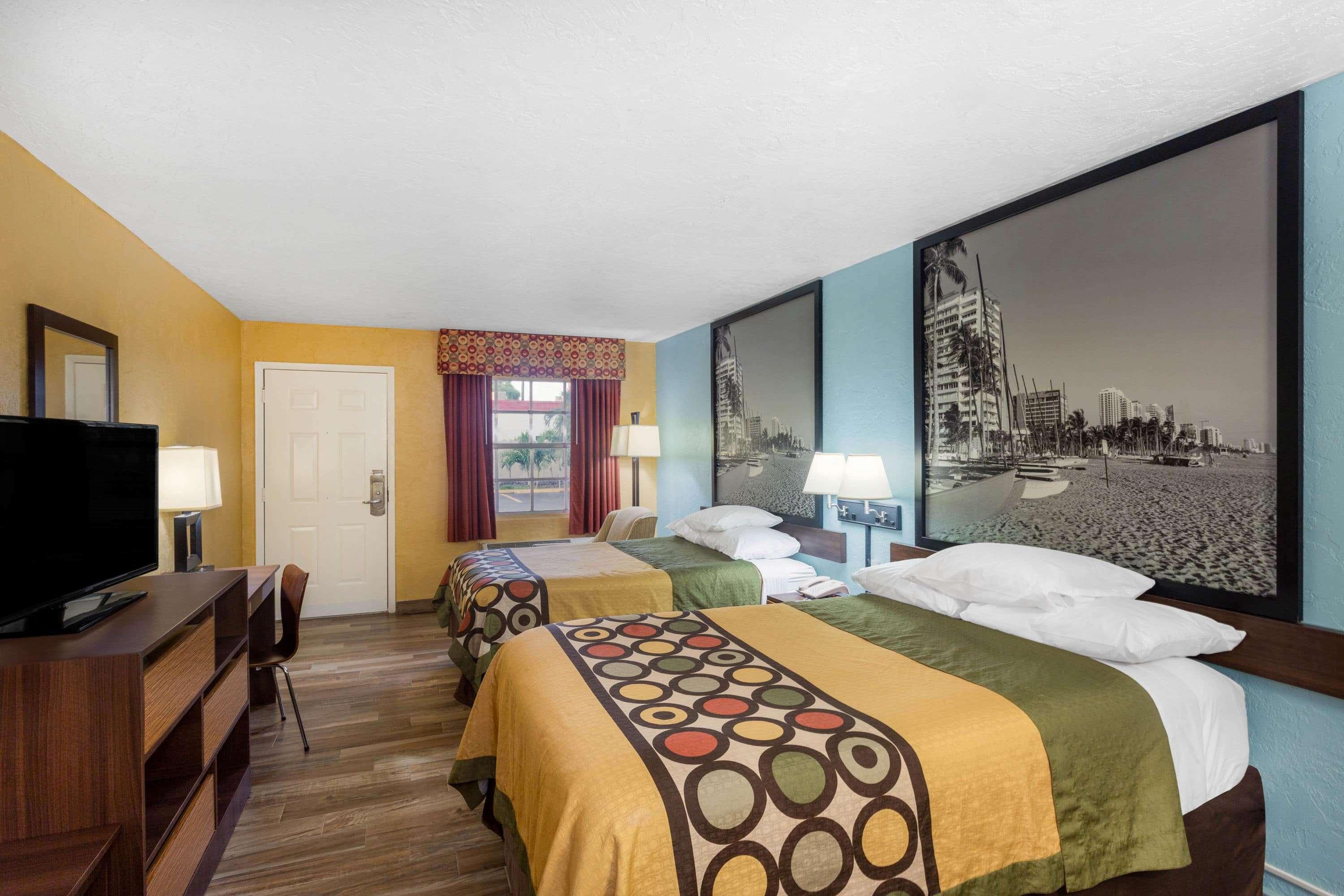 Super 8 By Wyndham Bradenton Sarasota Area