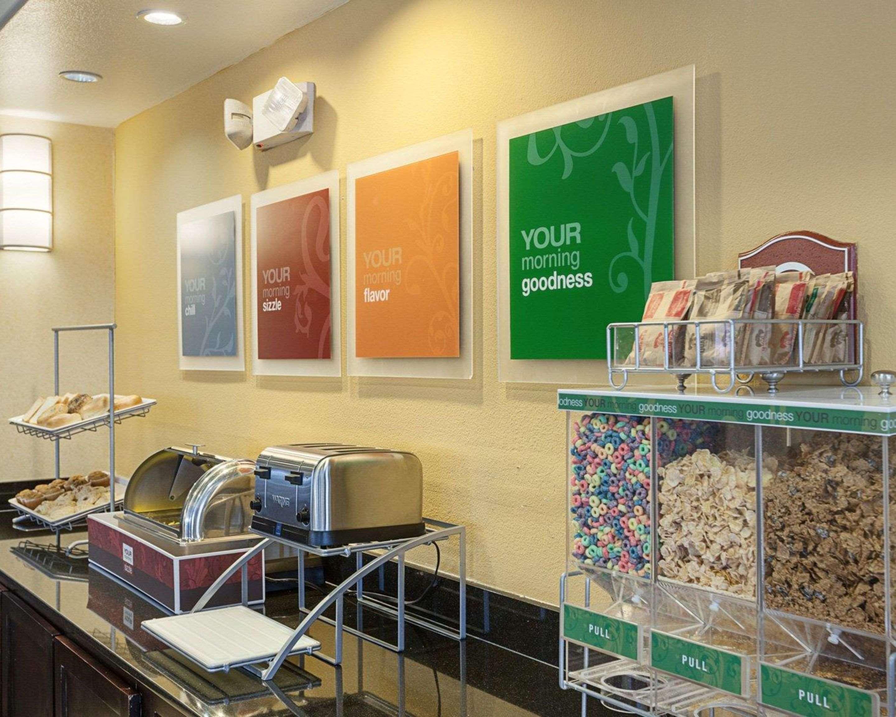 Comfort Suites Medical Center near Six Flag