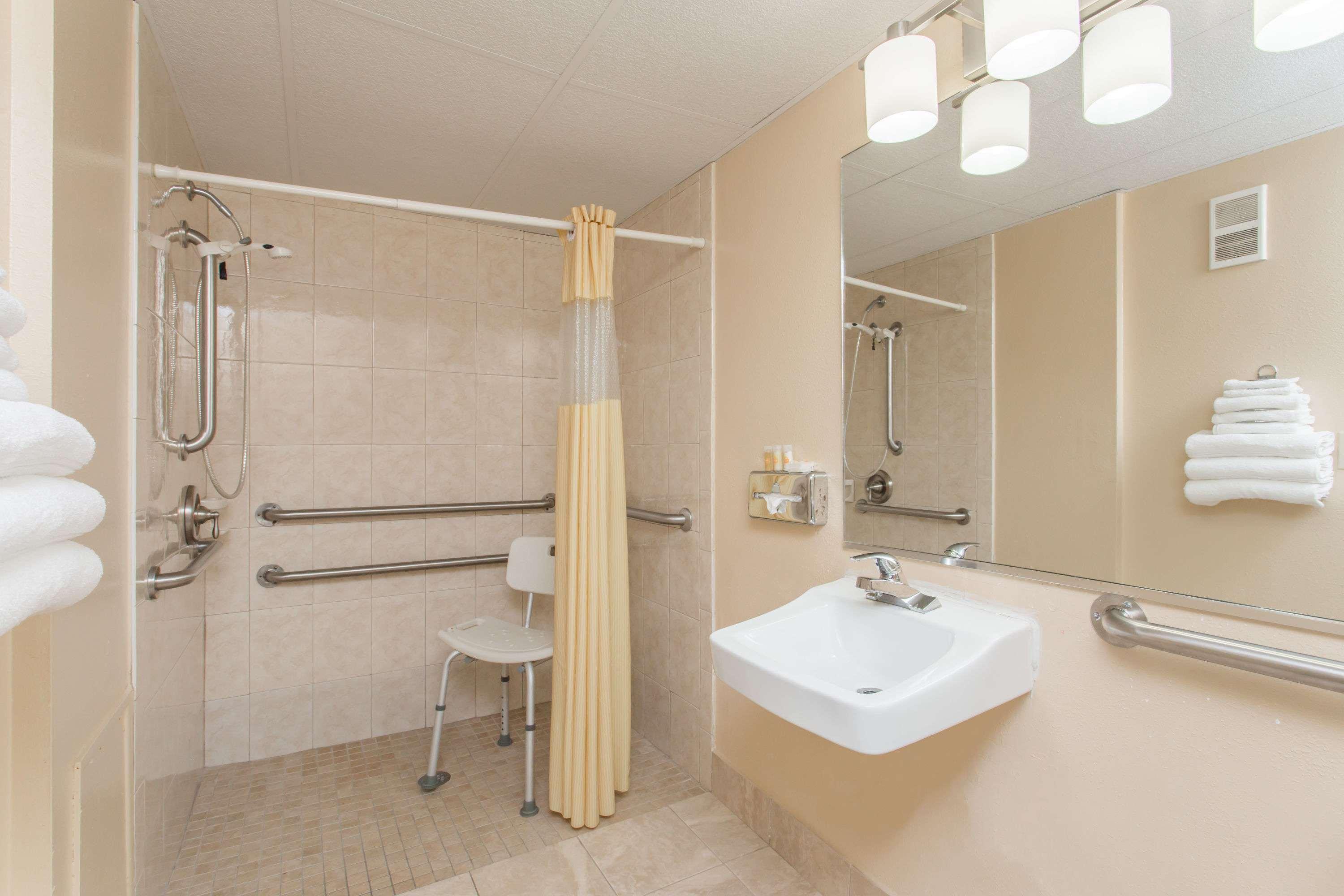 Days Inn By Wyndham Bradenton I-75