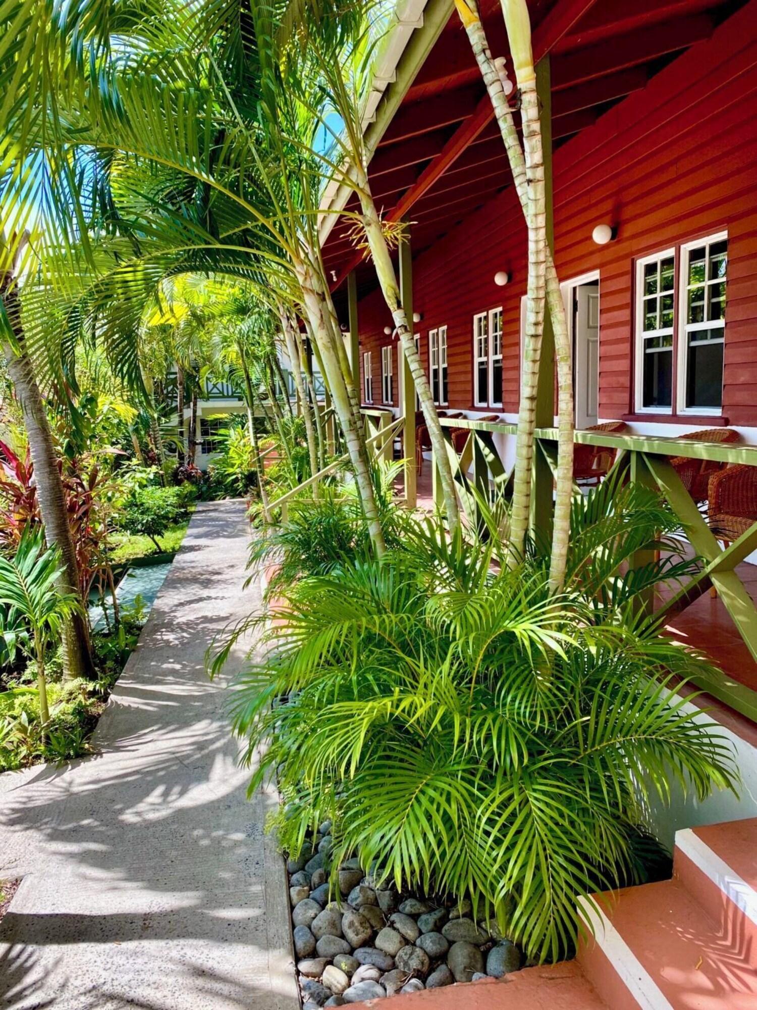 Beachcombers Hotel by null