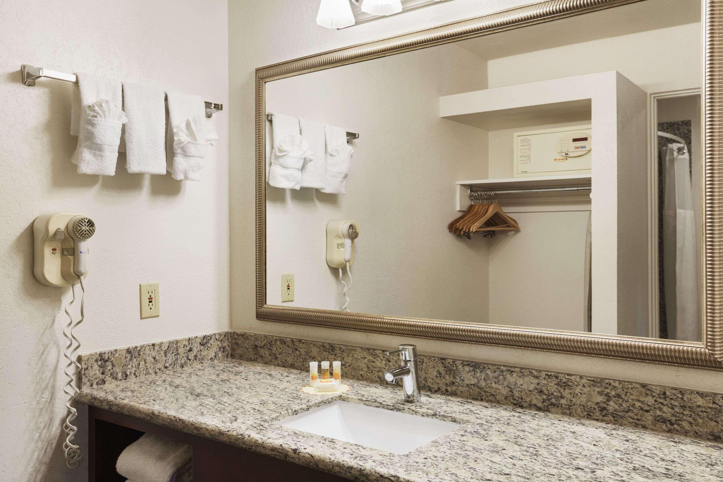 Days Inn by Wyndham Oceanside