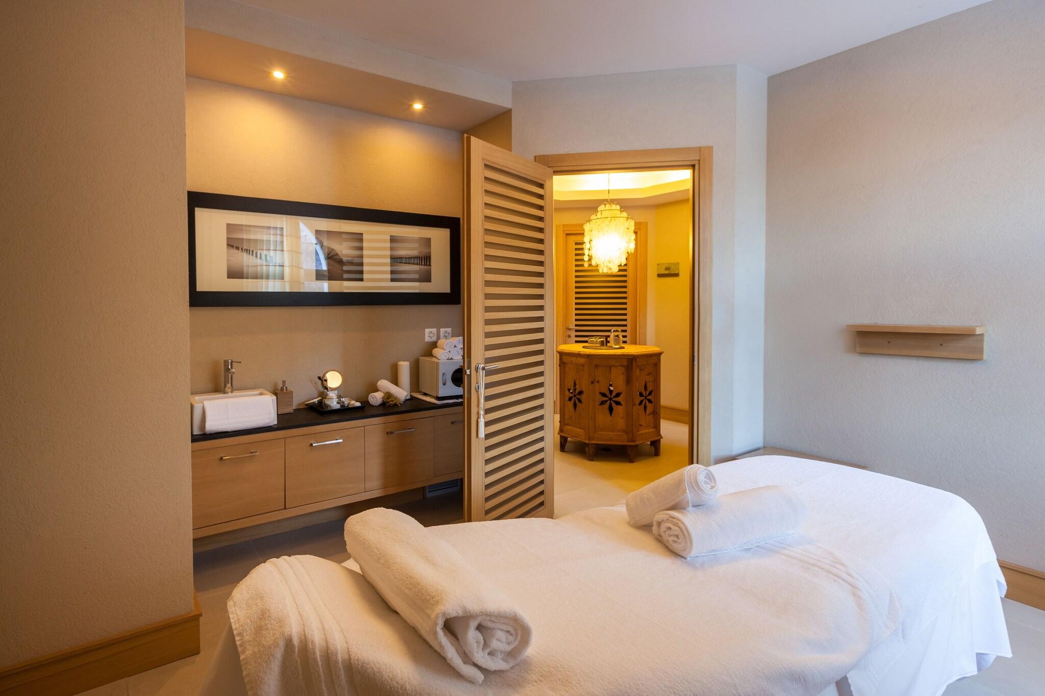 Schloss Hotel Wellness & Family