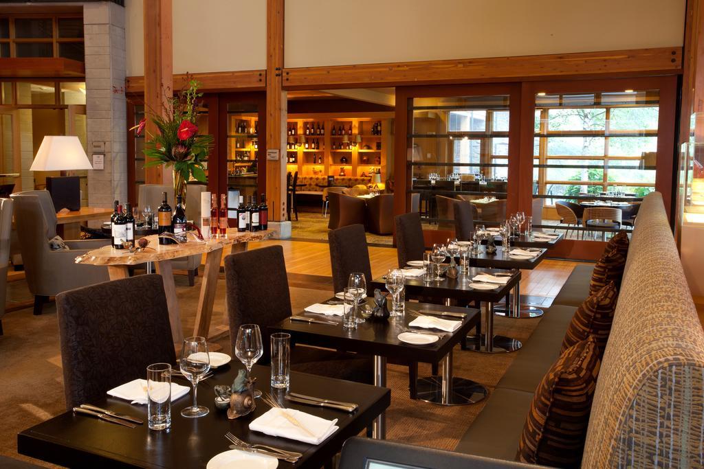 Cedarbrook Lodge by null