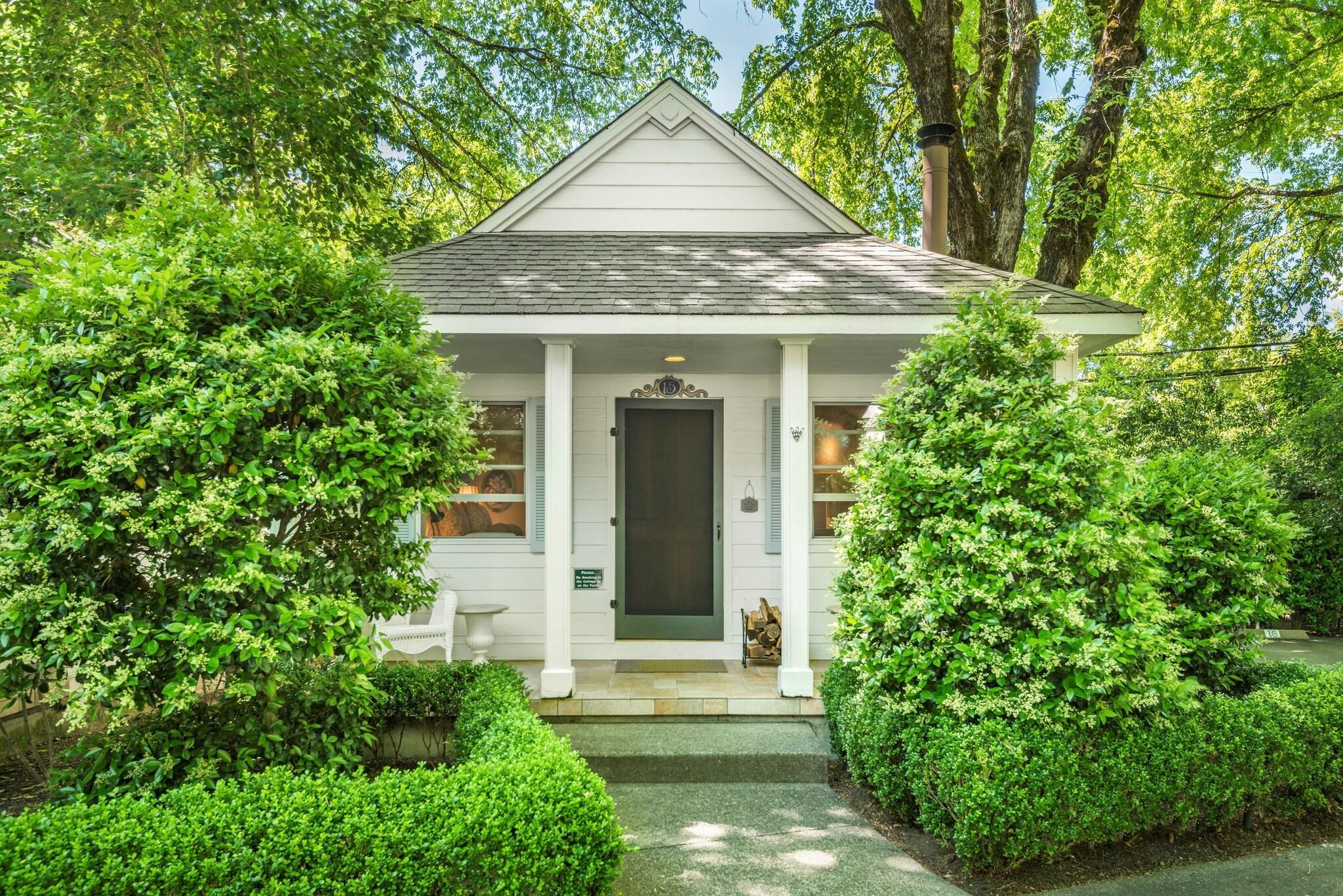 Cottage Grove Inn by null