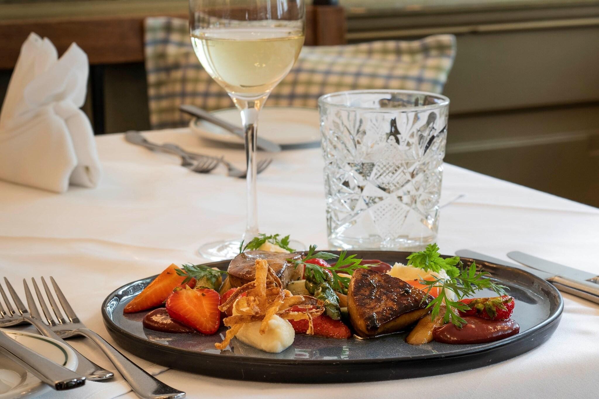 Schlosswirt zu Anif - Biedermeier-Hotel & Restaurant | Tagungshotel & Hochzeitsfeiern by null