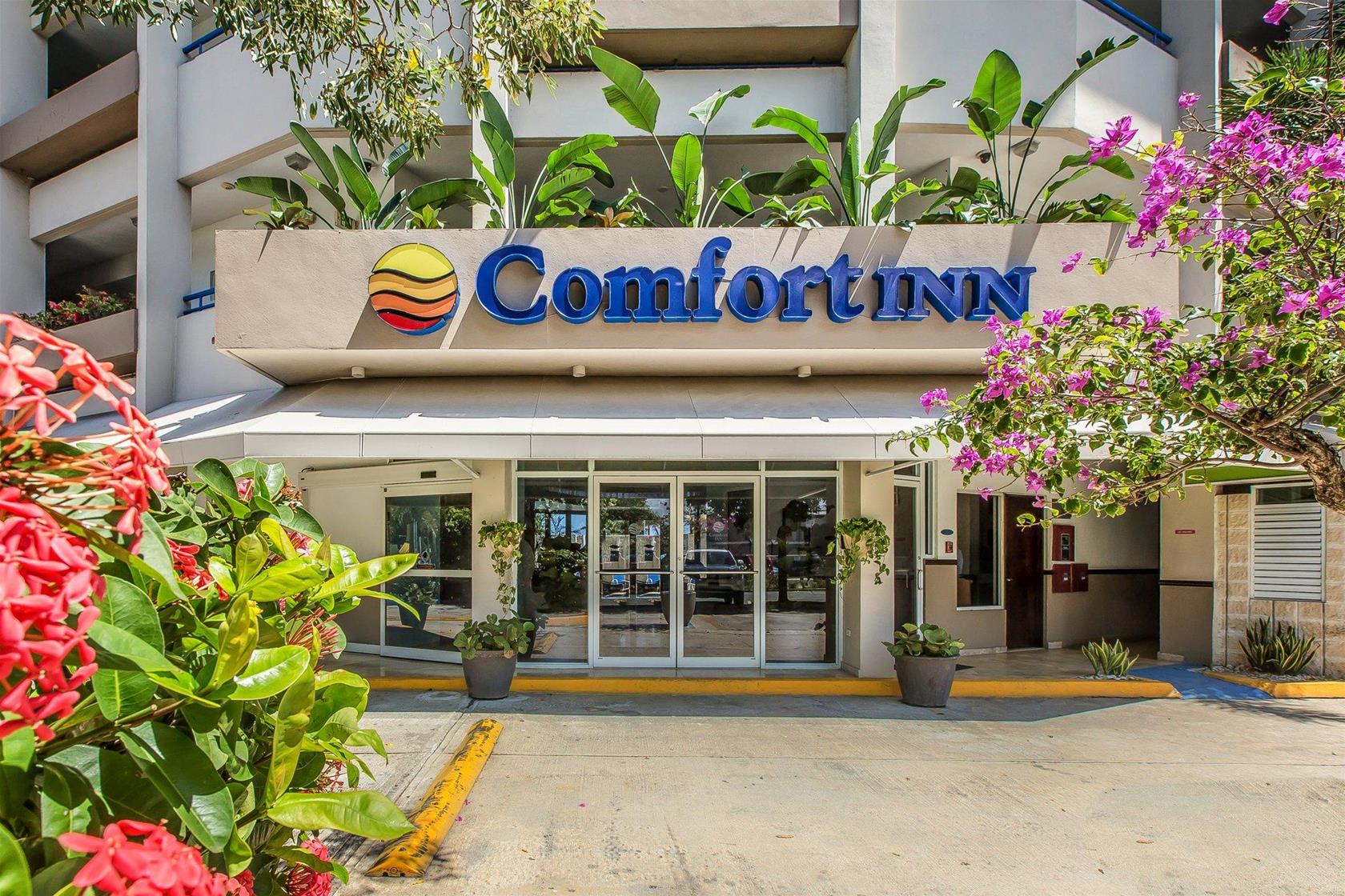Comfort Inn & Suites Levittown