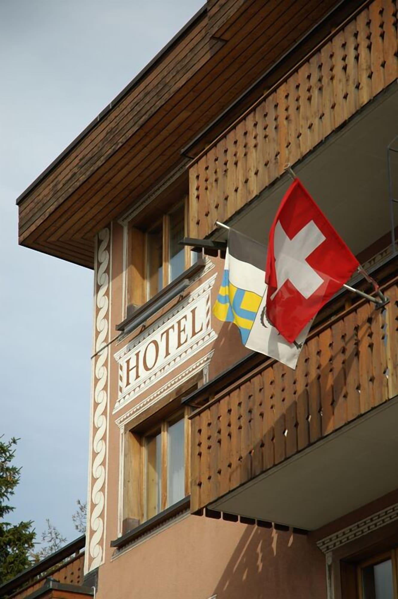 Hotel Corvatsch by null