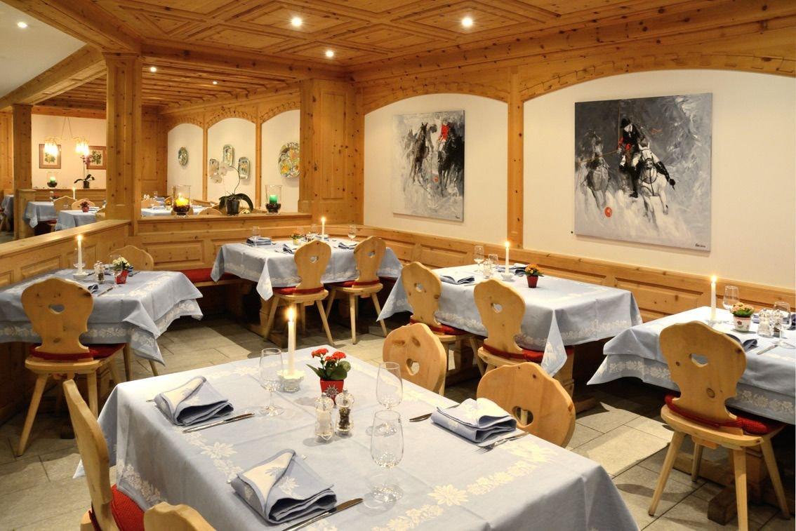 Hotel Corvatsch by null