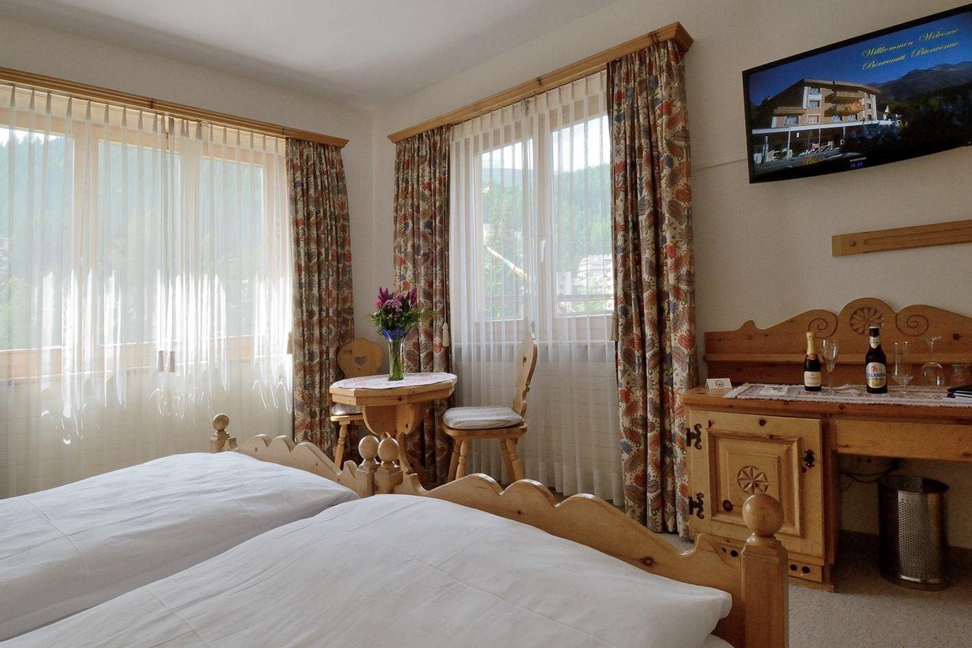 Hotel Corvatsch by null