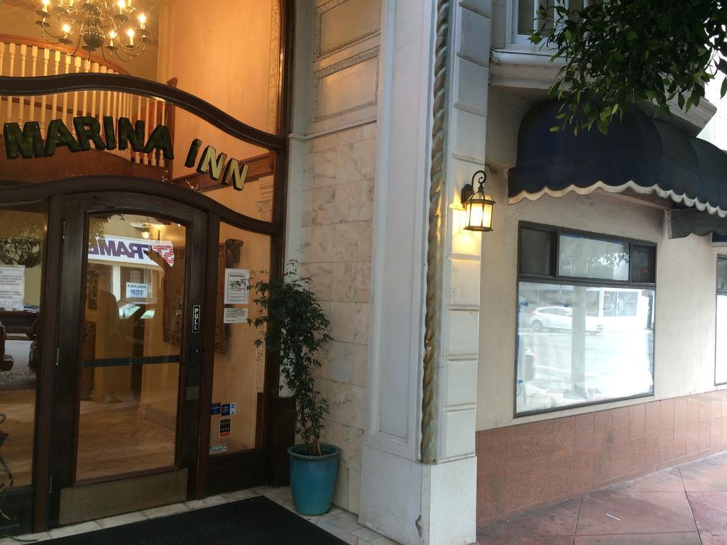Marina Inn by null
