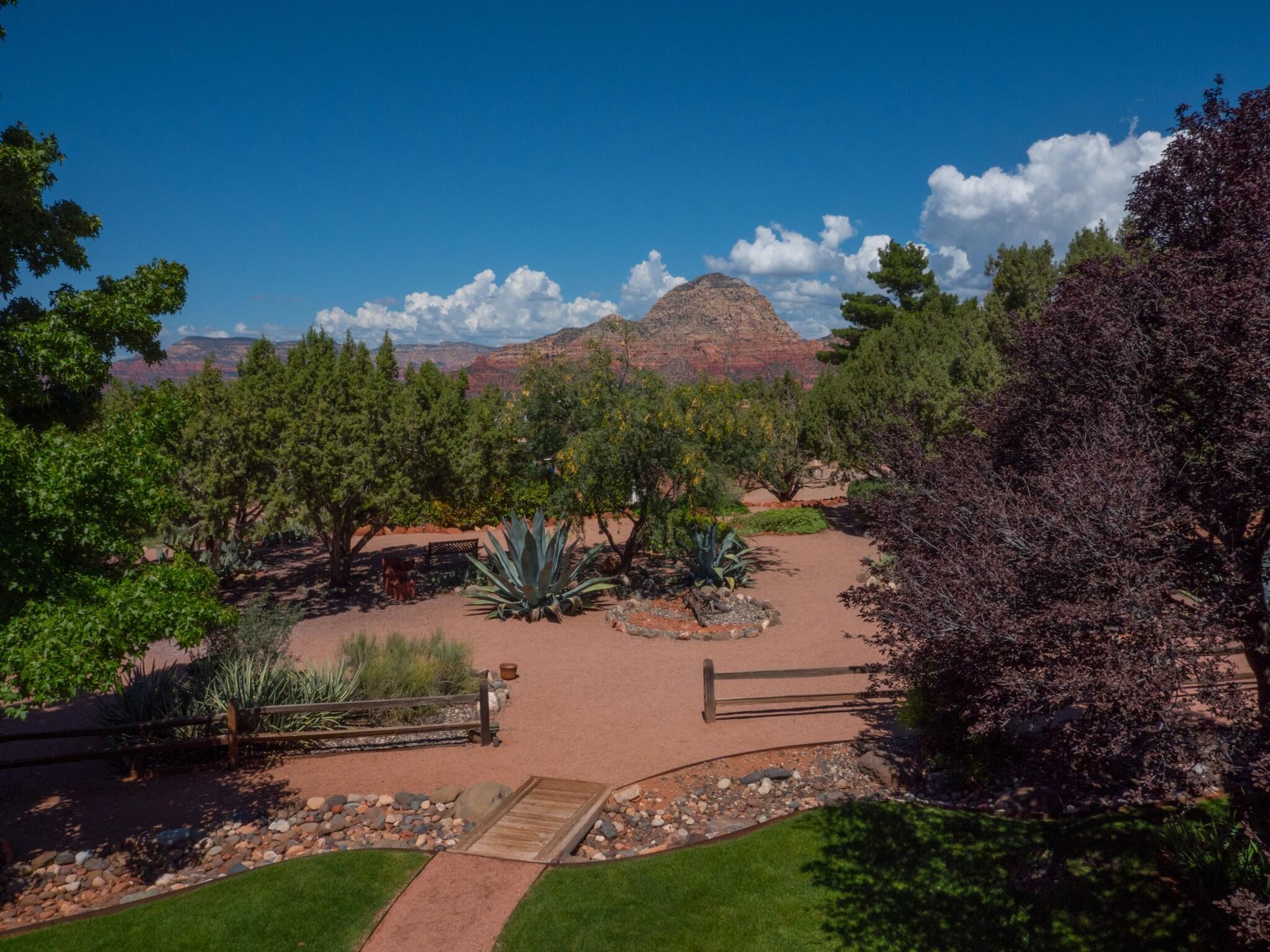 Sky Ranch Lodge by null
