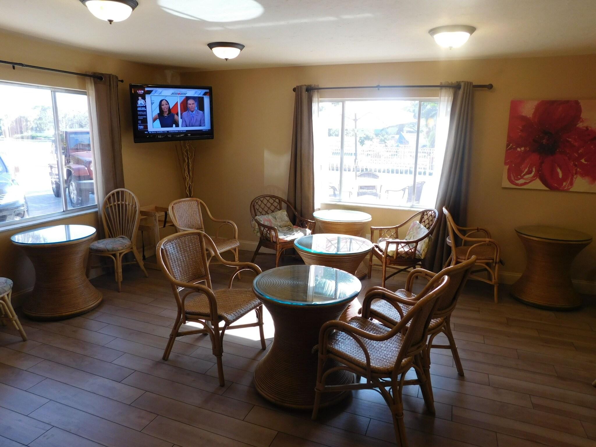 Hibiscus Suites Inn