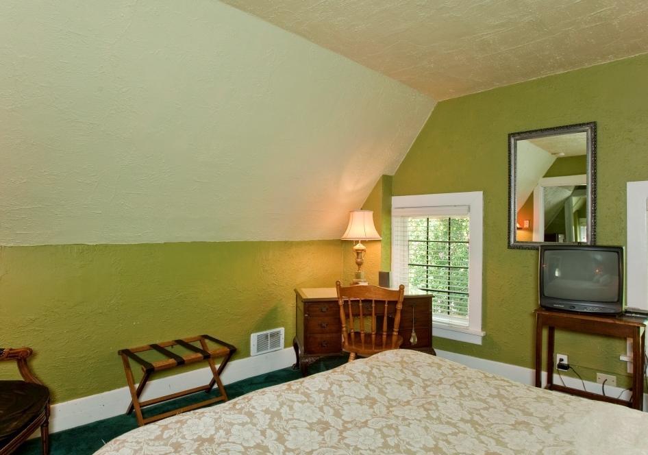 The Bacon Mansion Bed and Breakfast by null