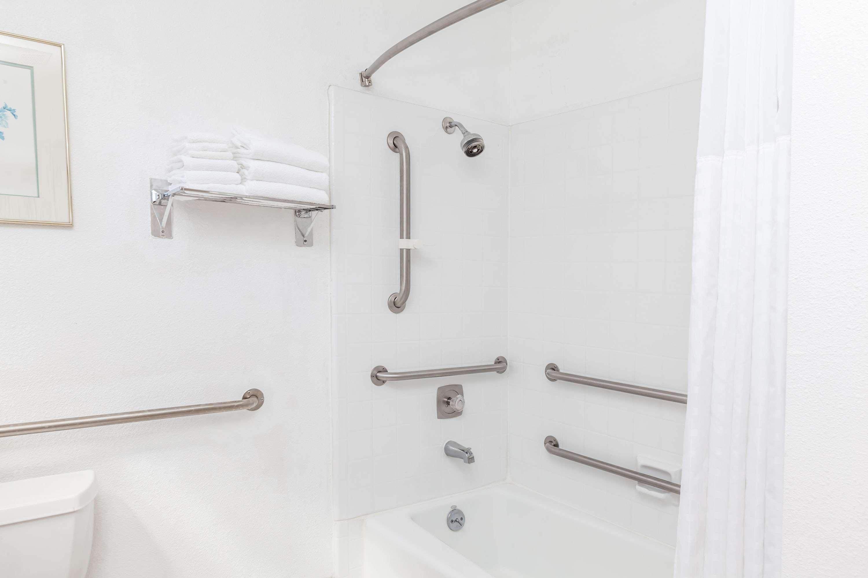 Days Inn & Suites by Wyndham Sunnyvale