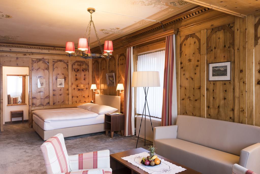 Hotel Chesa Languard by null
