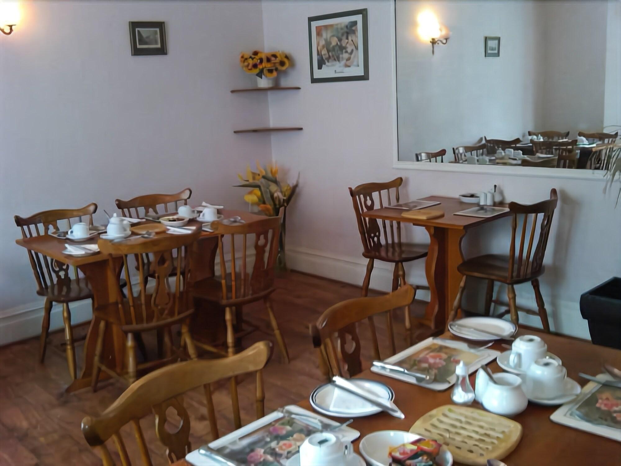Abbey Lodge - Guest house