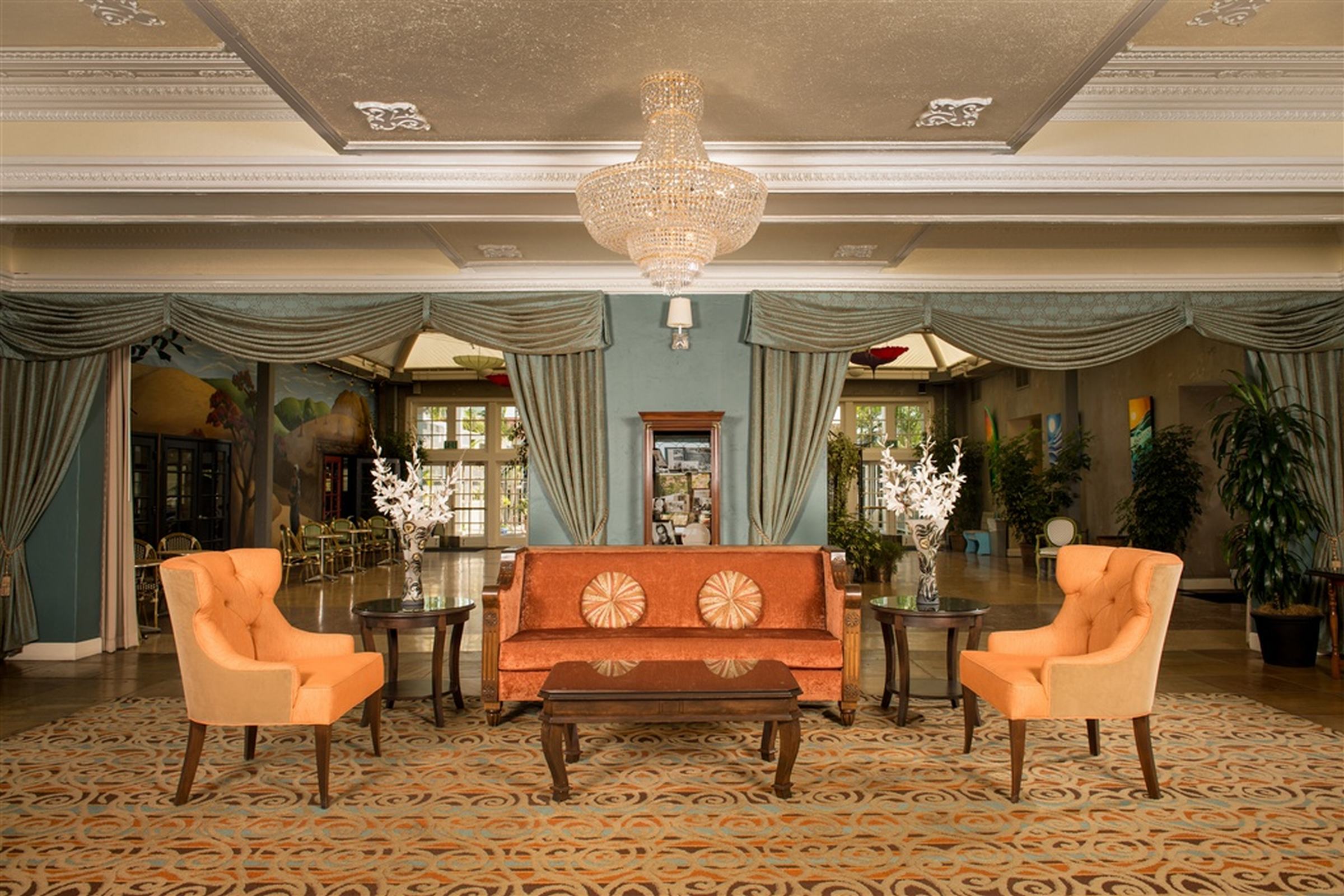 Lafayette Hotel & Suites in San Diego