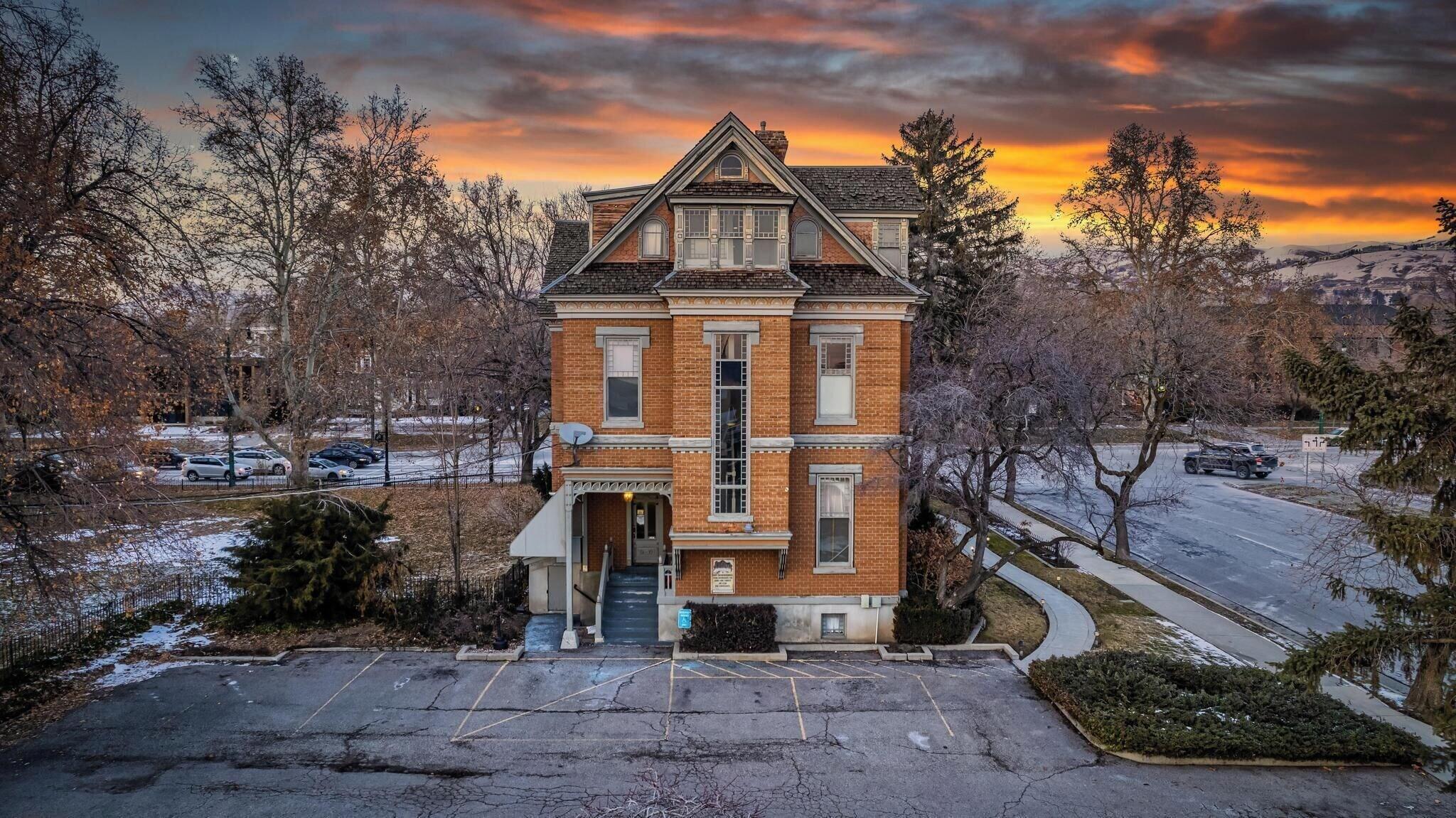 Anniversary Inn South Temple by null