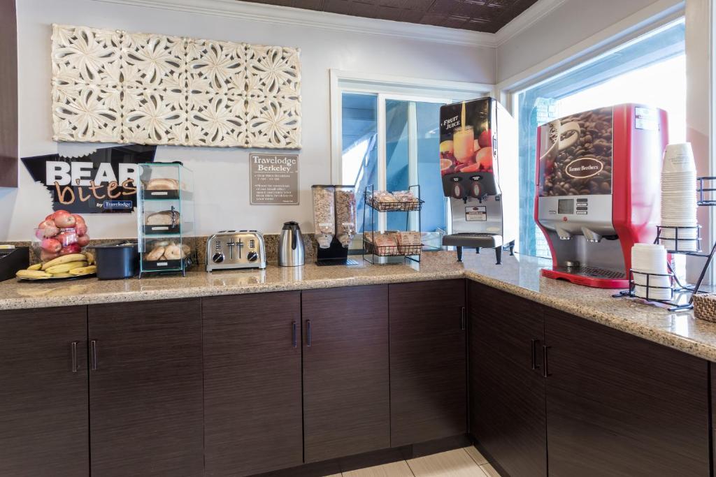 Sather Berkeley SureStay Collection by BW