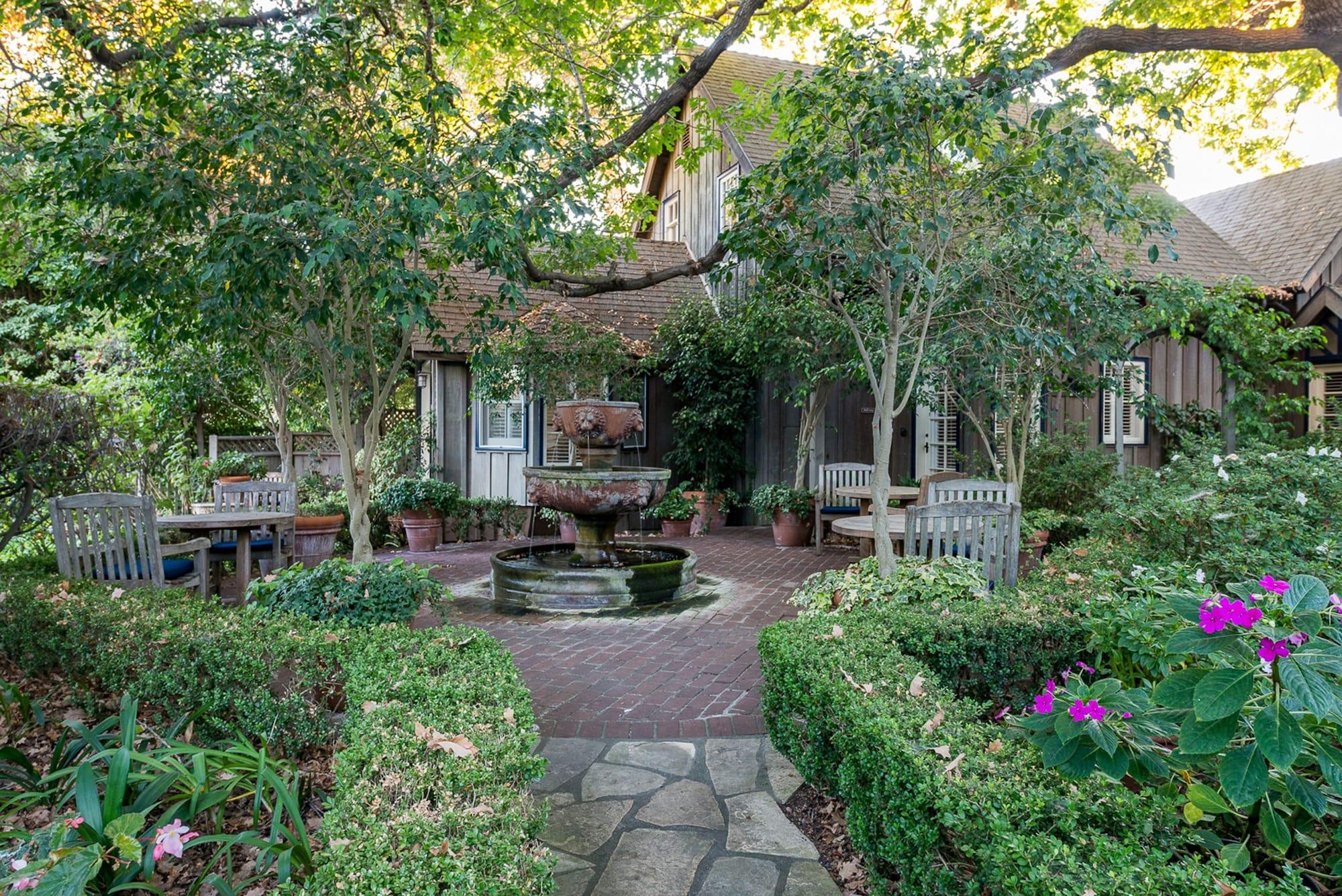 Simpson House Inn by null